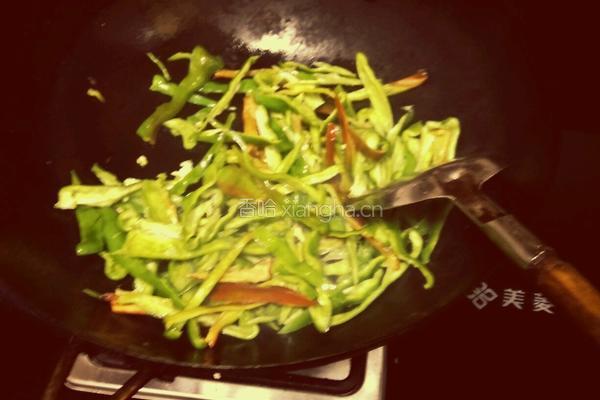 彩椒炒腊肉的做法图解4