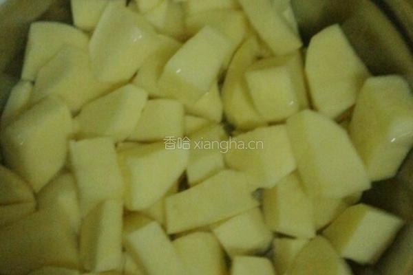 排骨烧土豆的做法图解2