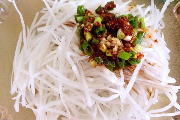 酸辣白萝卜丝的做法图解7