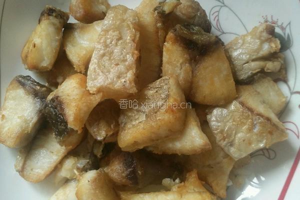 香煎草鱼的做法图解3