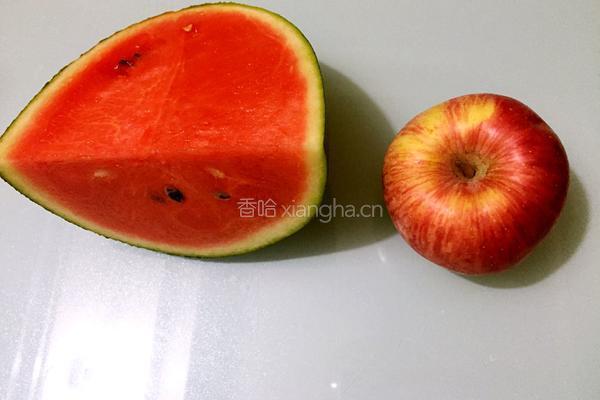 西瓜苹果汁的做法图解1