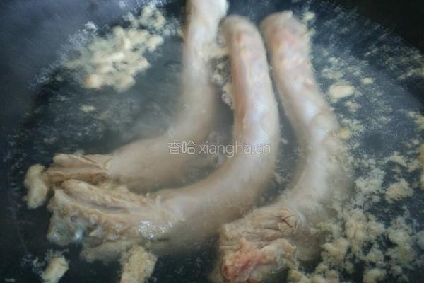 麻辣鸭脖的做法图解2