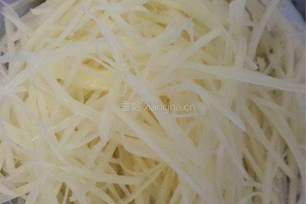五彩豆芽菜土豆丝的做法图解3