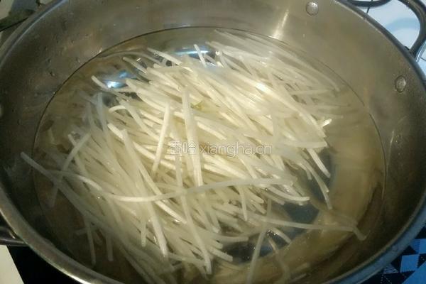 凉拌绿豆芽的做法图解8
