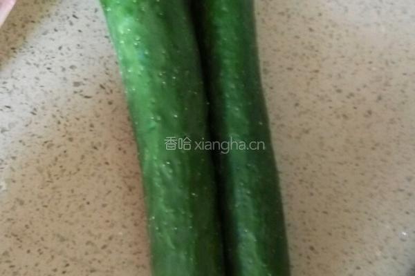 水滑肉黄瓜汤的做法图解2