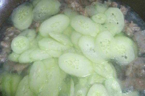水滑肉黄瓜汤的做法图解7