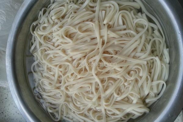 家庭式炒面的做法图解1
