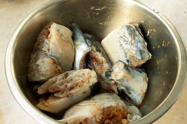 红烧鲅鱼豆腐的做法图解1