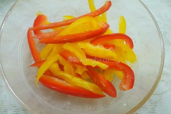 彩椒拌苦菊的做法图解2