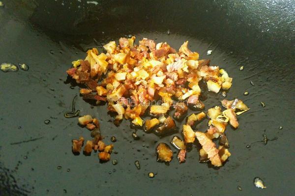 卷心菜腊肉炒饭的做法图解8