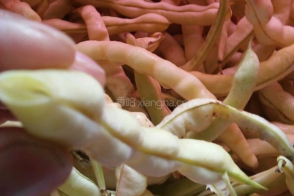 腊肉炒四季豆的做法图解1