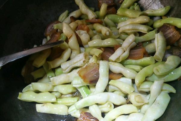 腊肉炒四季豆的做法图解8