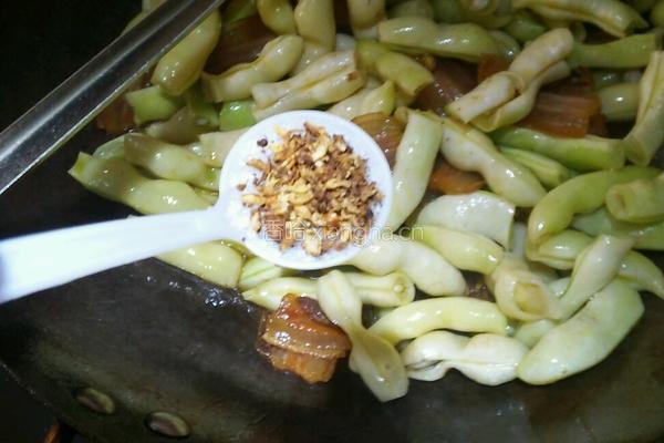 腊肉炒四季豆的做法图解9