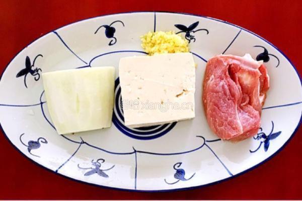 鲜肉丸豆腐汤的做法图解1