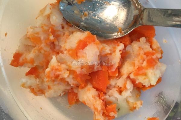 香煎土豆米饭饼的做法图解1