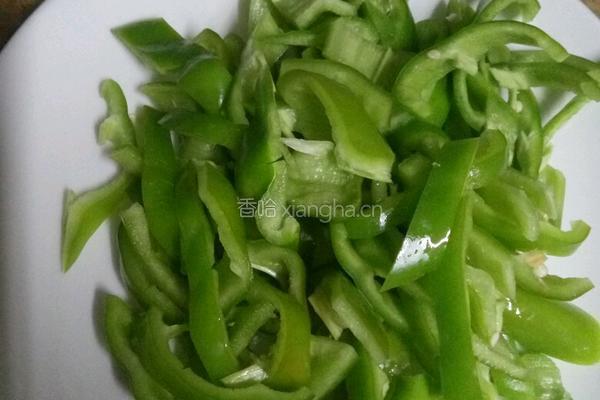 青椒鸡蛋的做法图解1