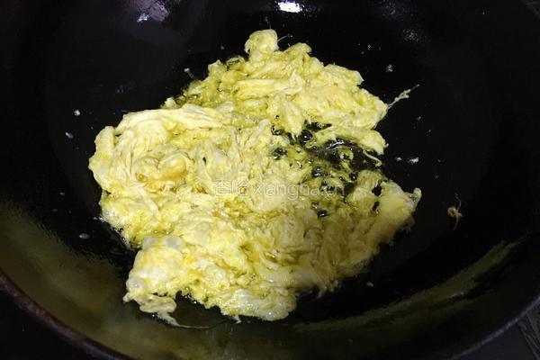 韭菜炒鸡蛋的做法图解2