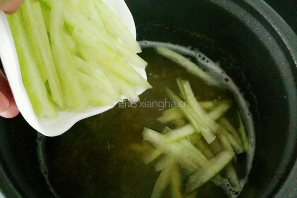 西瓜皮绿豆甜汤的做法图解5