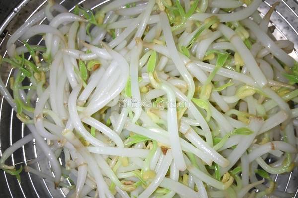 绿豆芽拌粉丝的做法图解5
