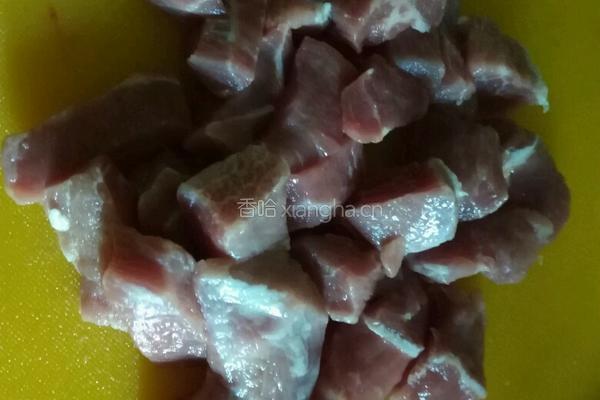 茄汁哈密瓜咕噜肉的做法图解1