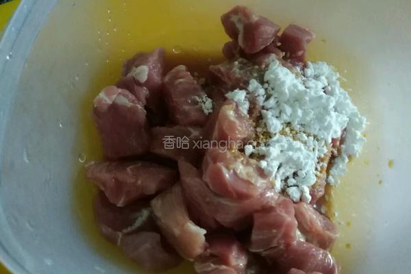 茄汁哈密瓜咕噜肉的做法图解3