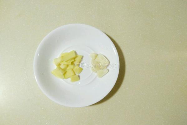 双椒鸡丁的做法图解4