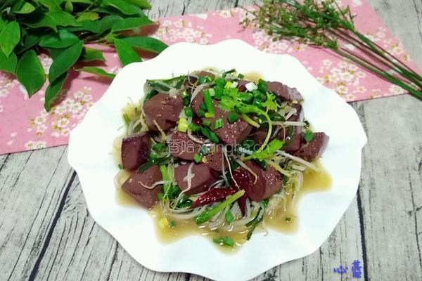 韭菜绿豆芽炒猪红的做法图解10