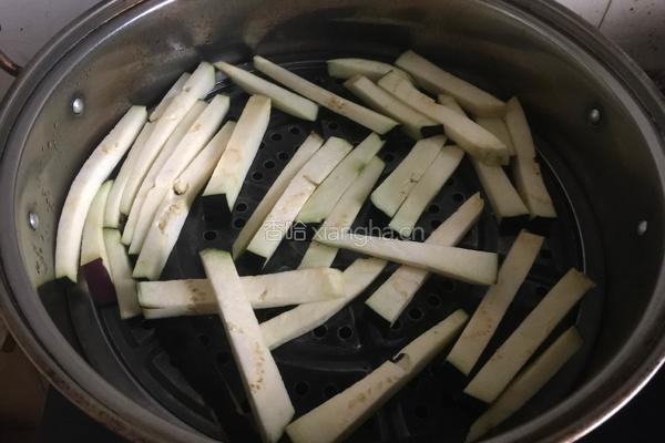 豇豆炒茄子的做法图解2