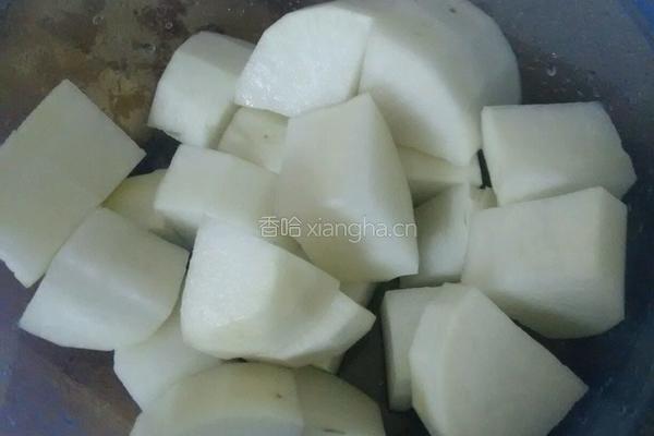 筒子骨白萝卜汤的做法图解3