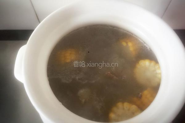 山药玉米筒骨汤的做法图解6