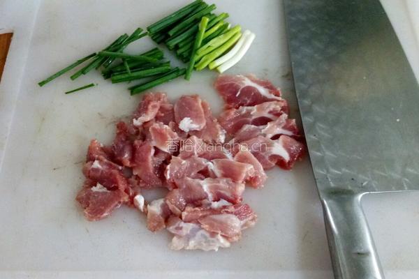 绿豆芽炒肉片（猪油膏版)的做法图解2
