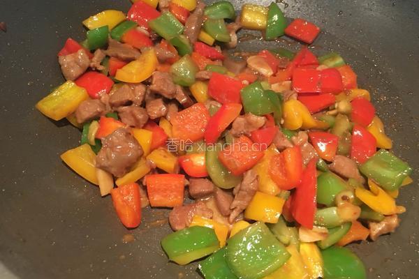酱爆彩椒肉丁的做法图解9