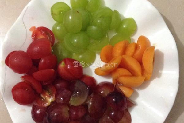 圣女果沙拉的做法图解2