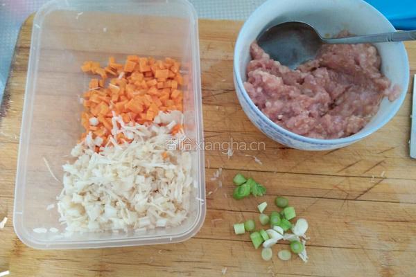 猪肉金针菇打卤面的做法图解1