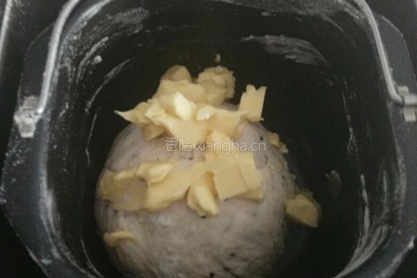 芝麻奶香土司的做法图解3
