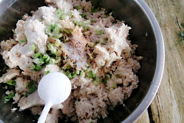 榆黄菇猪肉饺子的做法图解9