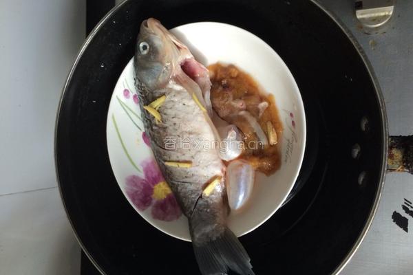 豆豉蒸鲫鱼的做法图解3