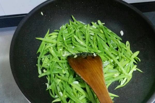 豆豉香肠炒豆角的做法图解5