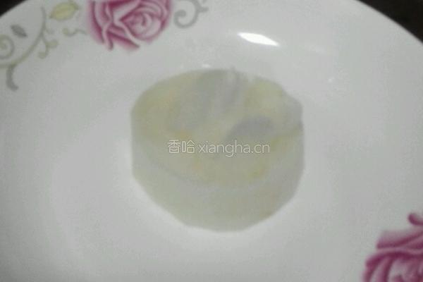 蓝莓浇汁白萝卜的做法图解3