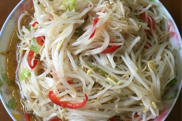 绿豆芽炒辣椒的做法图解7