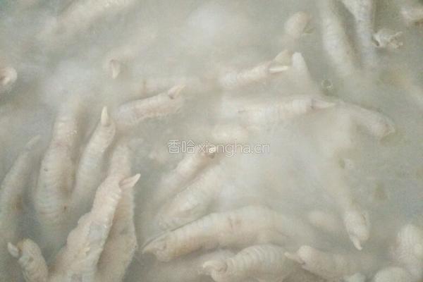 泡鸡爪的做法图解1