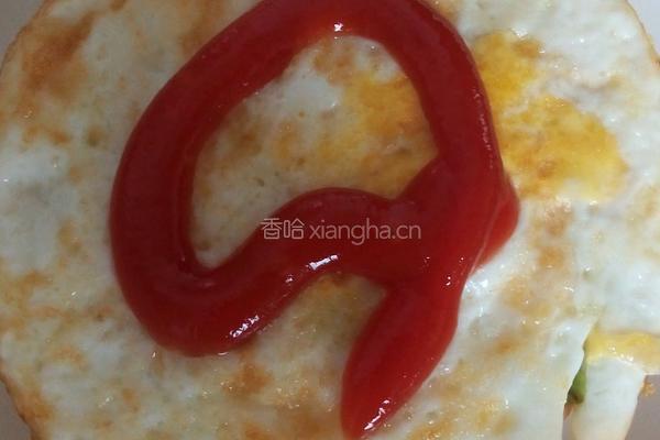 鸡蛋牛油果汉堡的做法图解3