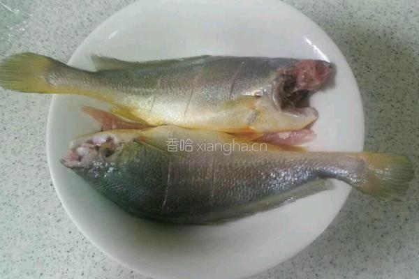 清蒸雪菜黄鱼的做法图解1