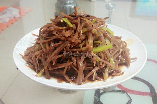 辣椒炒咸菜的做法图解1