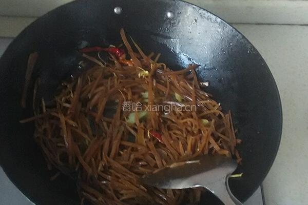 辣椒炒咸菜的做法图解4