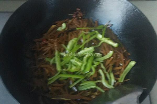 辣椒炒咸菜的做法图解6