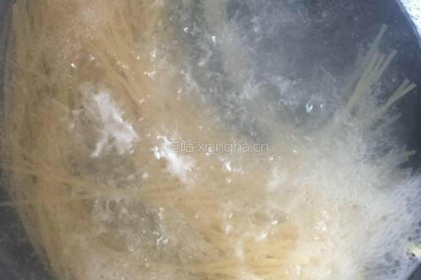 牛油果意面的做法图解2