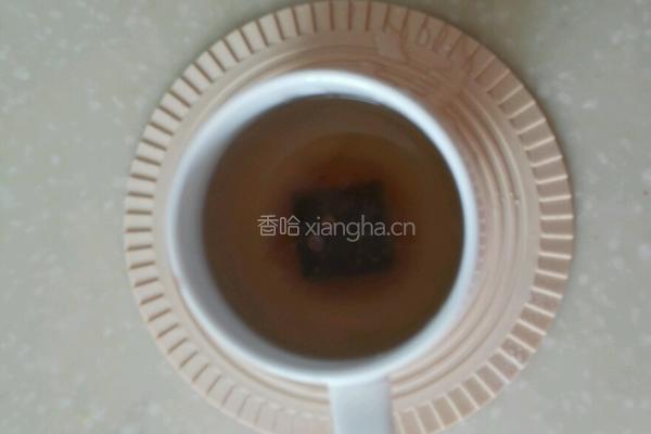 金边玫瑰黑糖姜茶的做法图解2