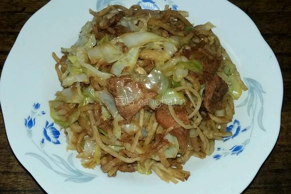 卷心菜腌肉炒饼丝的做法图解4