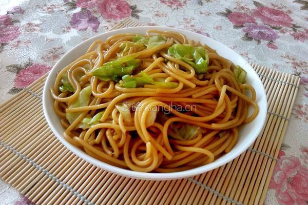 卷心菜炒面的做法图解5